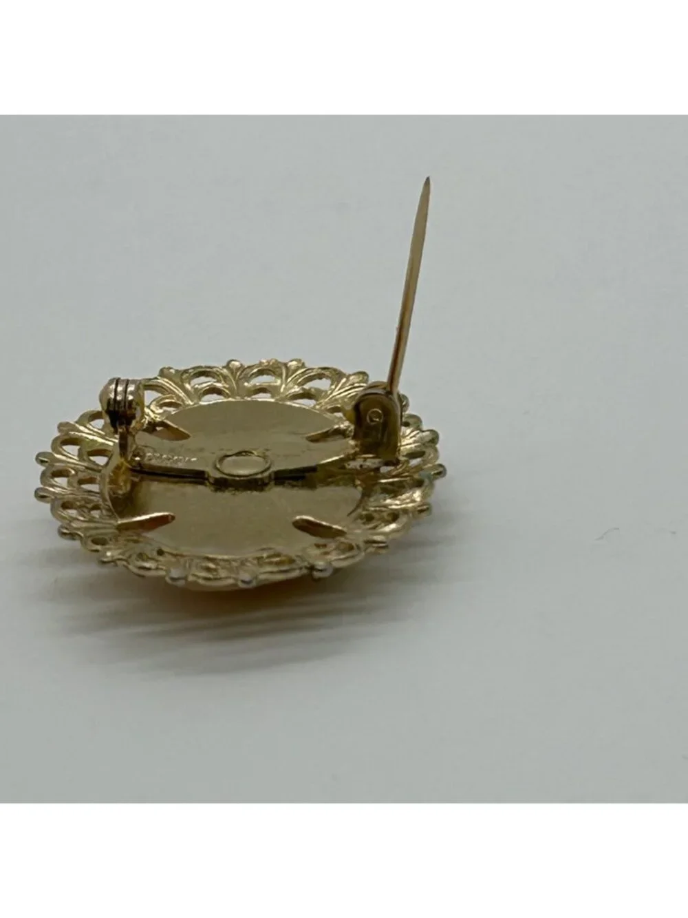 Coro Shell Cameo Brooch Gold-Tone Oval 1.5 Inches 1950s Vintage Jewelry